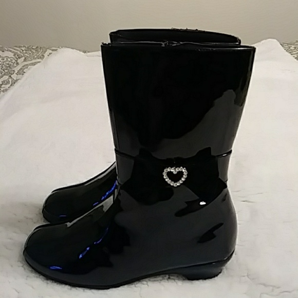 Boots - Picture 2 of 8